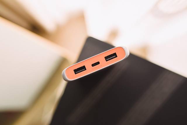 试用评测丨玩出手感的恒行610000毫安鹅卵石充电宝